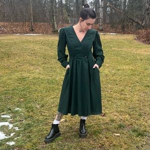 Vintage 100% wool dress. Great for the holidays!